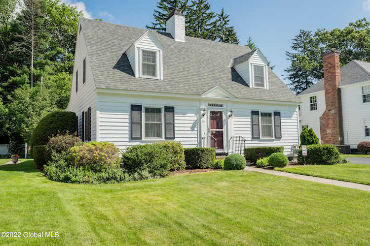 83 5th Ave Saratoga Springs, NY 12866