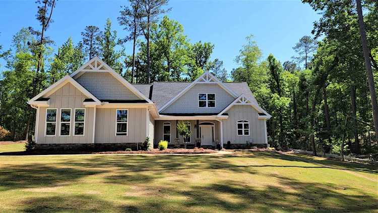 2241 Osprey Poynte Greensboro, GA 30642