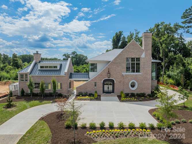 8010 Litaker Manor Ct Charlotte, NC 28270