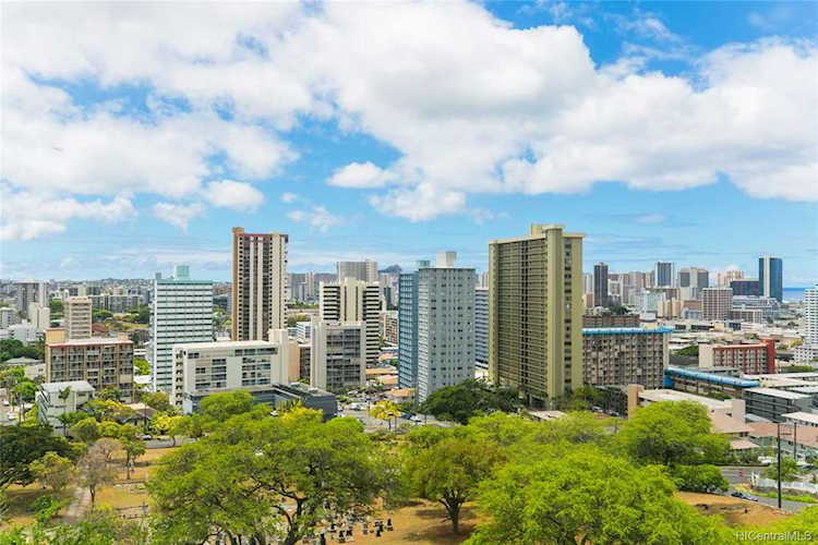 1010 Wilder Avenue #702 Honolulu, HI 96822