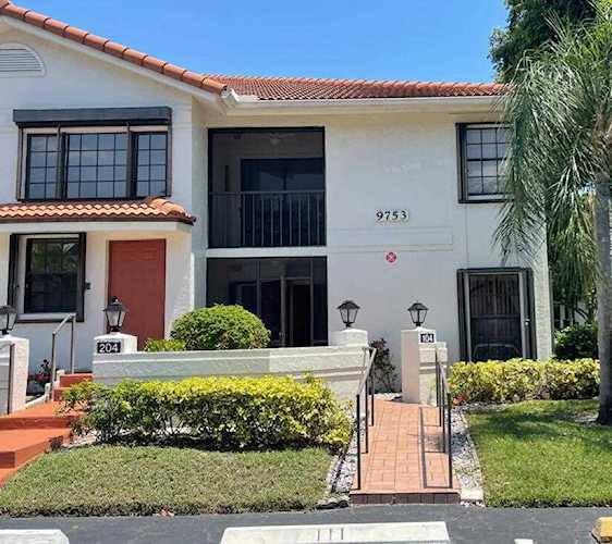 9753 E Sills Drive #104 Boynton Beach, FL 33437