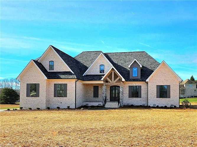 569 Mashie Drive Summerfield, NC 27358
