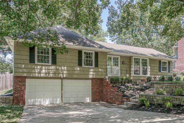 10804 W 97th St, Overland Park, KS 66214 | home for sale Photo 1