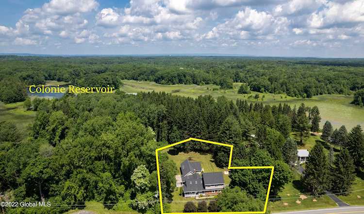 1673 Crescent Rd Clifton Park, NY 12065