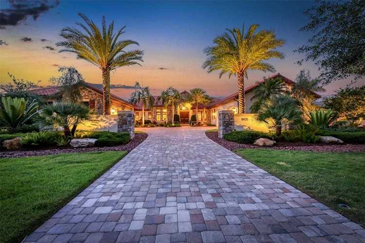 8435 Lindrick Ln Bradenton, FL 34202