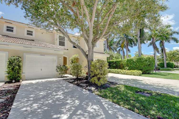 13822 Creston Place Wellington, FL 33414