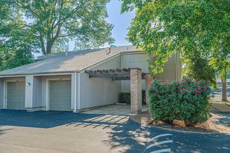 846 Creekside Dr Memphis, TN 38117