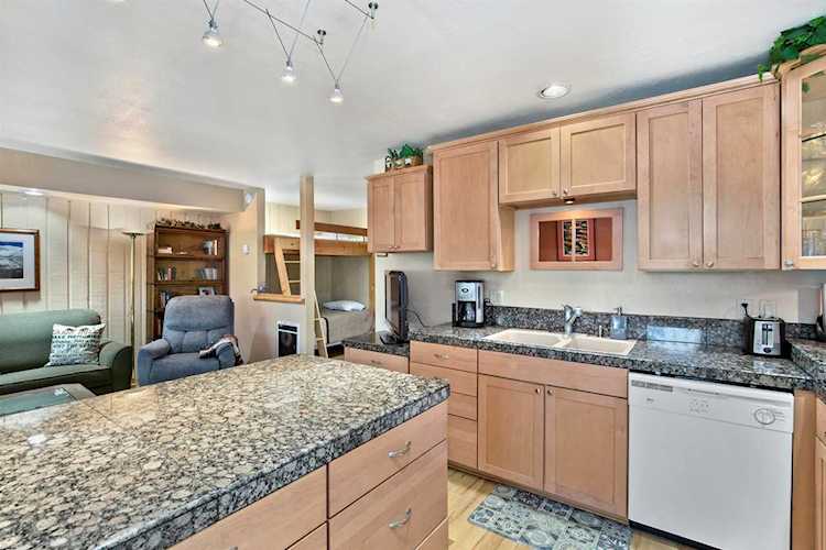 152 Viewpoint #143 Mammoth Lakes, CA 93546