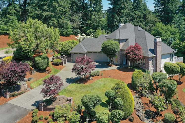 23037 SE 220th Place Maple Valley, WA 98038