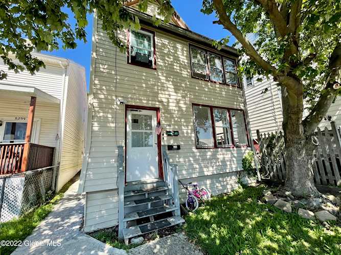 1293 2nd Ave Watervliet, NY 12189 | MLS 202221387 Photo 1