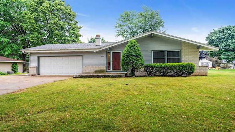 2409 Elizabeth St Janesville, WI 53548 | MLS 1938145 Photo 1
