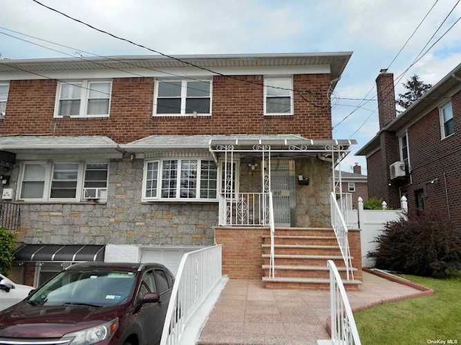 58-07 182nd Street Fresh Meadows, NY 11365