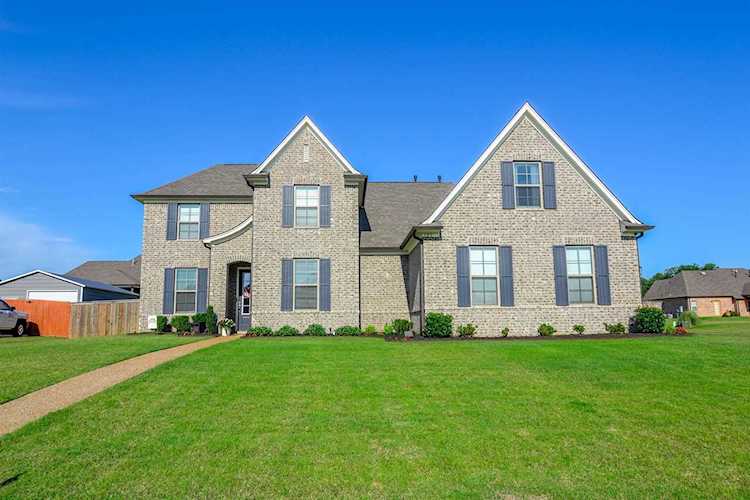 325 Marrietta Dr Oakland, TN 38060