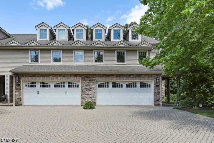 33 Eggers Ct Summit, NJ 07901