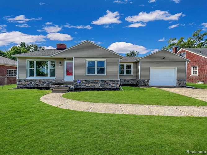 16846 Park Fraser, MI 48026