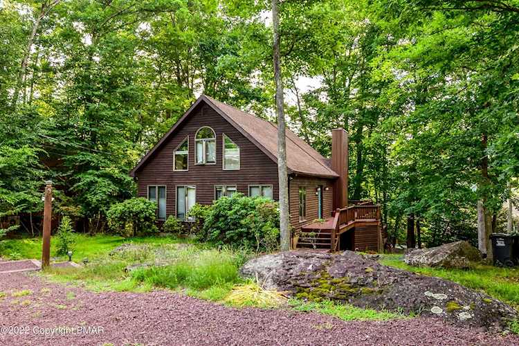 332 Four Seasons Dr. Drums, PA 18222