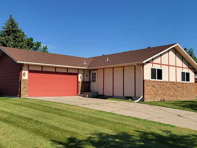 1702 Whitestone Circle S Fargo, ND 58103 | MLS 22-3151 Photo 1