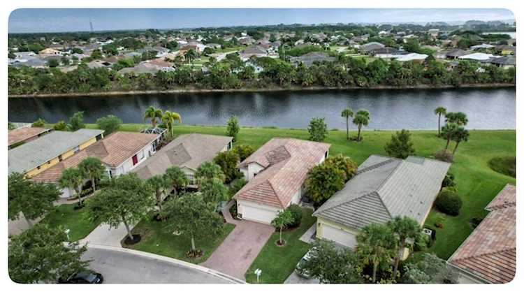 9870 SW Eastbrook Circle Port Saint Lucie, FL 34987