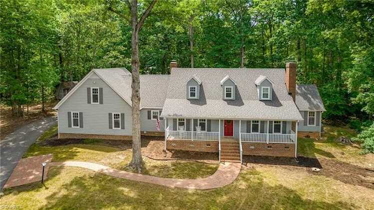 7604 Tiarella Court Summerfield, NC 27358