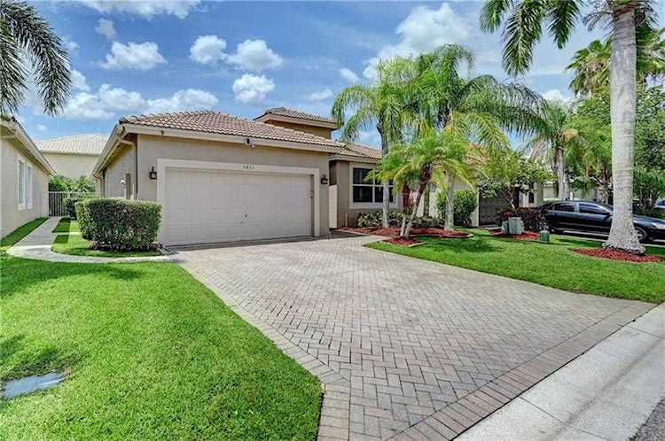 5451 NW 122nd Dr Coral Springs, FL 33076