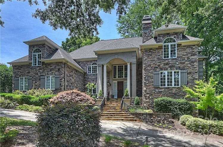 4511 Old Course Dr Charlotte, NC 28277