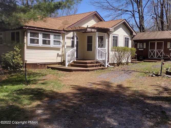 338 Camp Stead Cir Blakeslee, PA 18610