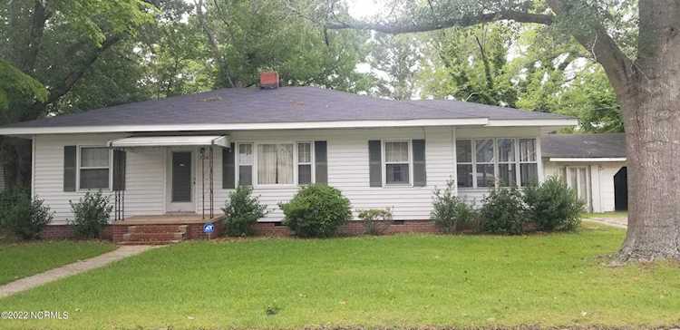 306 W Simmons Avenue Williamston, NC 27892