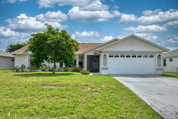 6711 NW Dorothy Street Port Saint Lucie, FL 34983