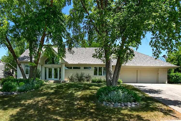 5445 Maple Ridge Court Minnetonka, MN 55343