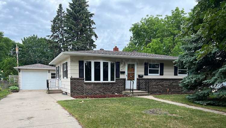 1415 19th 1/2 St S Moorhead, MN 56560