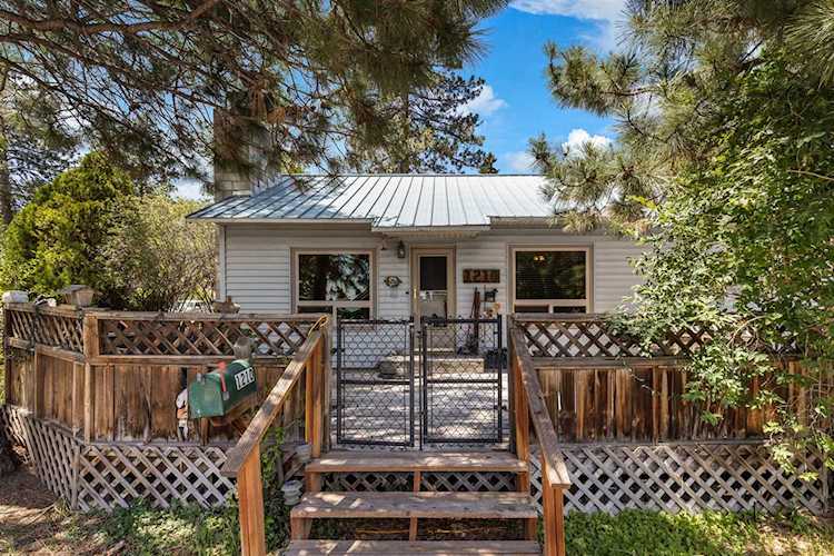 1210 NW Hartford Ave Bend, OR 97703