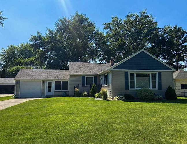 1017 Bowen St Oshkosh, WI 54901