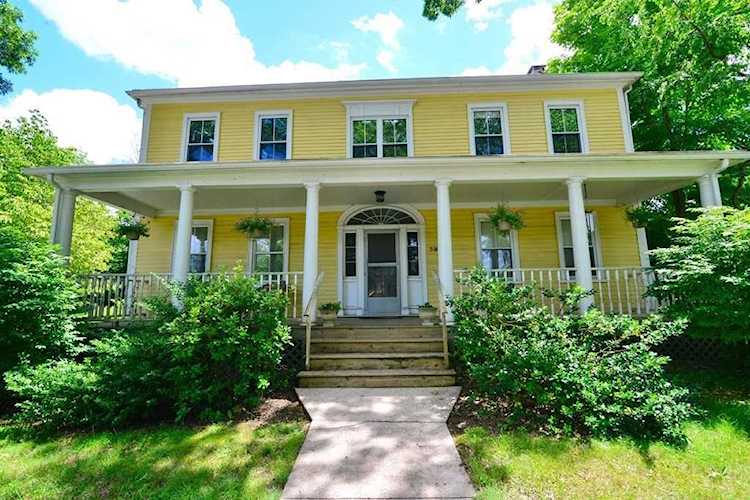 39 Plymouth Middleboro, MA 02346