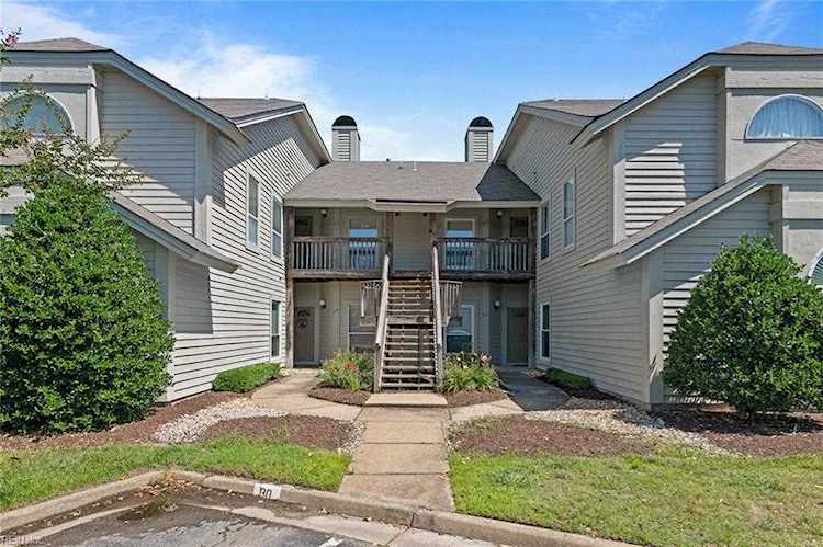 501 E Lake Circle Chesapeake, VA 23322 | MLS 10444647 Photo 1
