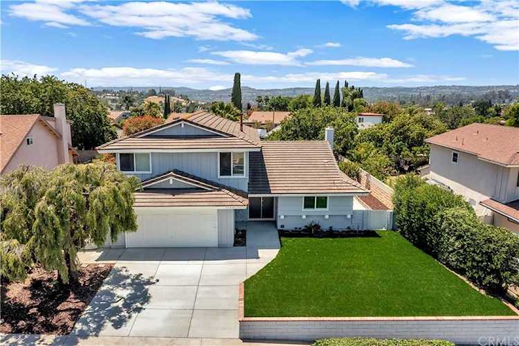 25231 Champlain Rd Laguna Hills, CA 92653 | MLS OC22083385 Photo 1