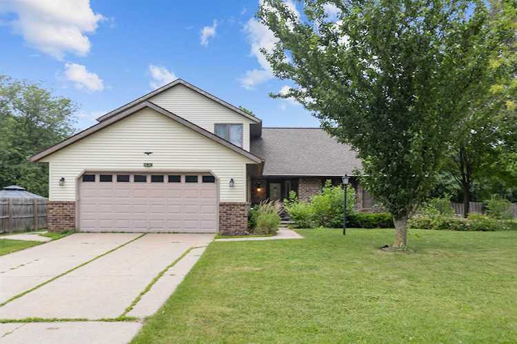 600 W Briar Ln Green Bay, WI 54301