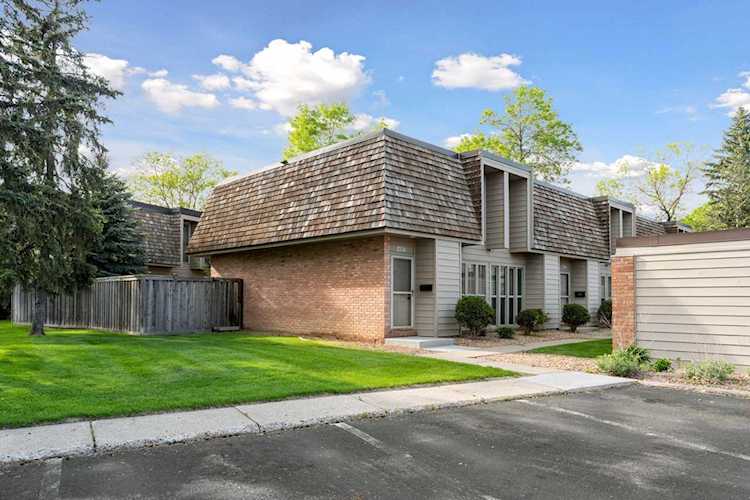 6313 Barrie Road Edina, MN 55435