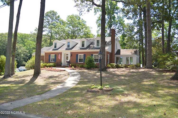 207 E Franklin Street Williamston, NC 27892