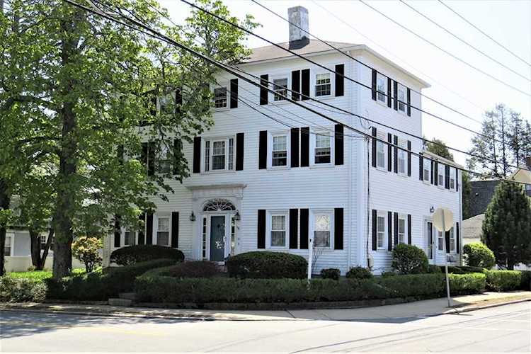 34 Salem St Wakefield, MA 01880 | MLS 72975708 Photo 1