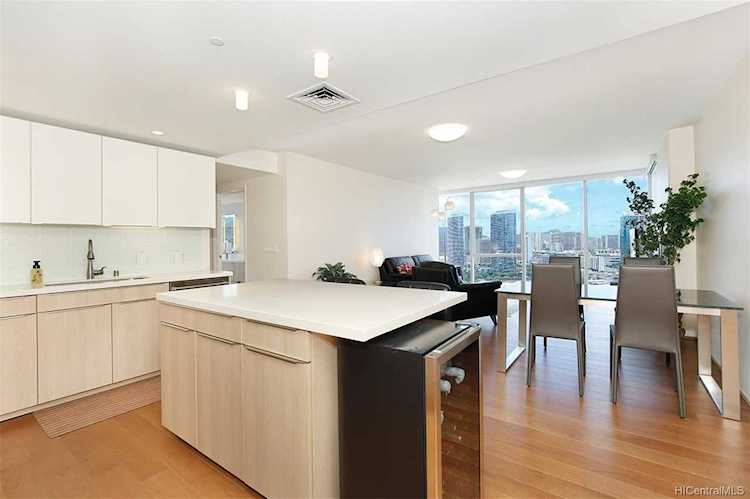 888 Kapiolani Boulevard #2703 Honolulu, HI 96813
