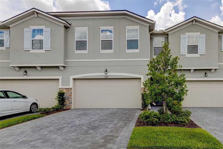 19298 Blue Pond Dr Lutz, FL 33558