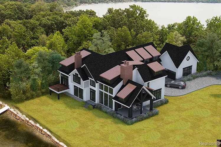 5802 Stonehedge Ct Superior Twp, MI 48105