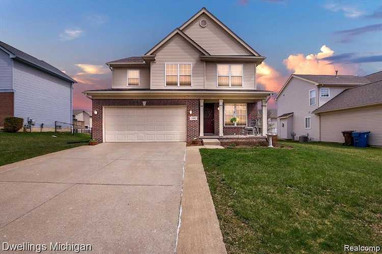 Metro Detroit House Finder | Dwellings Michigan Real Estate Photo 1