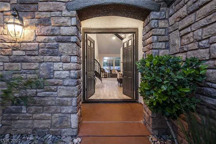 10710 Hobbiton Ave Las Vegas, NV 89135