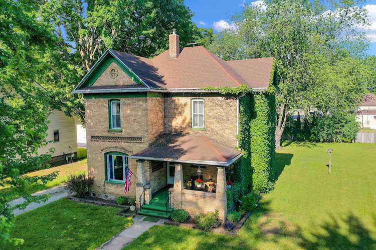 207 S Lincoln St Shawano, WI 54166