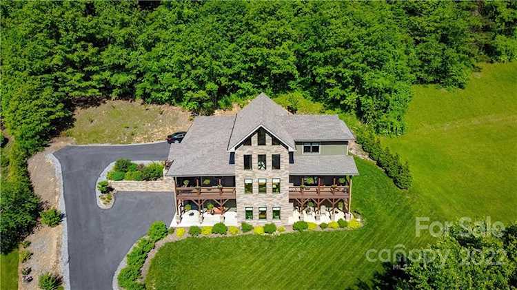350 Inverness Dr Waynesville, NC 28786
