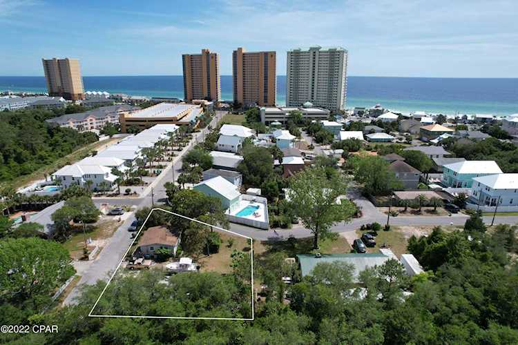 17621 Lynn St Panama City Beach, FL 32413
