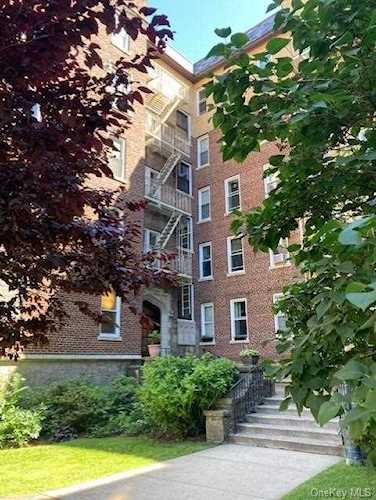 1428 Midland Ave #5F Bronxville, NY 10708 - $145,000 Photo 1