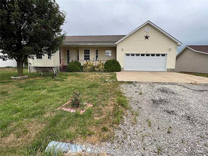1130 Benjamin Blvd St James, MO 65559