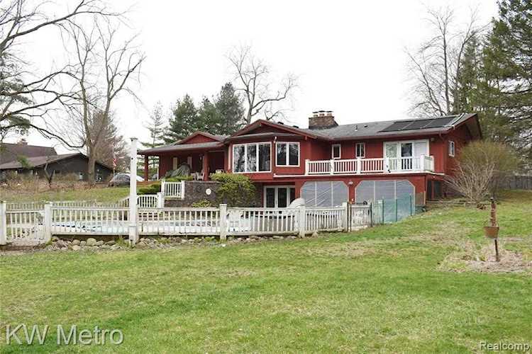 7755 N Ridge Rd Canton Twp, MI 48187 | MLS 2220026105 Photo 1